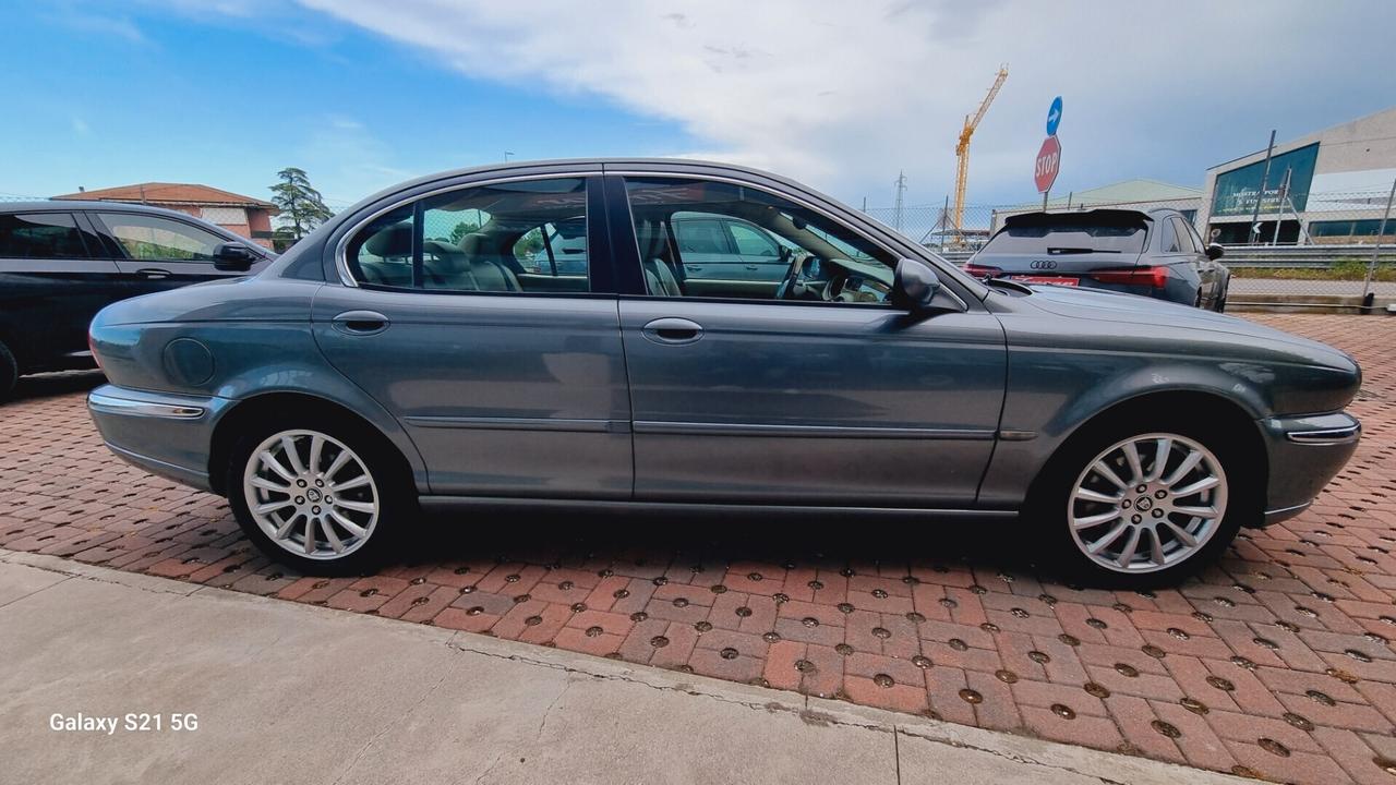 Jaguar X-Type 2.5 V6 24V cat Executive