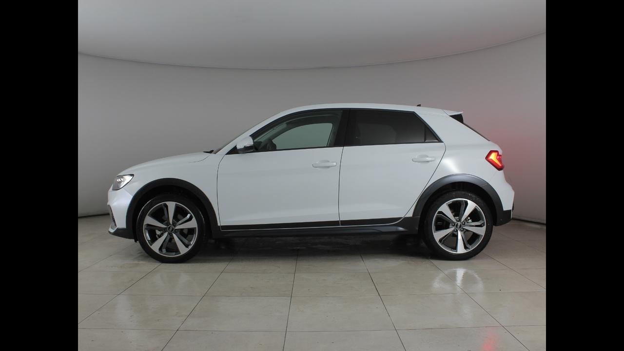 AUDI A1 II 2022 allstreet - A1 allstreet 30 1.0 tfsi Business 116cv