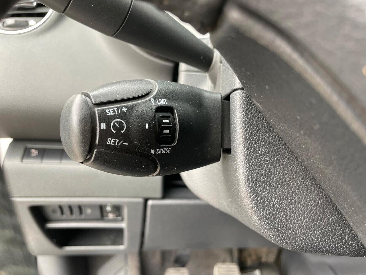 Peugeot 3008 1.6 HDi 115CV Business