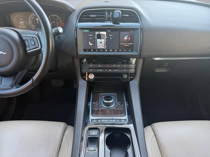 JAGUAR F-PACE 2.0 D 180 CV AWD AUT. PR