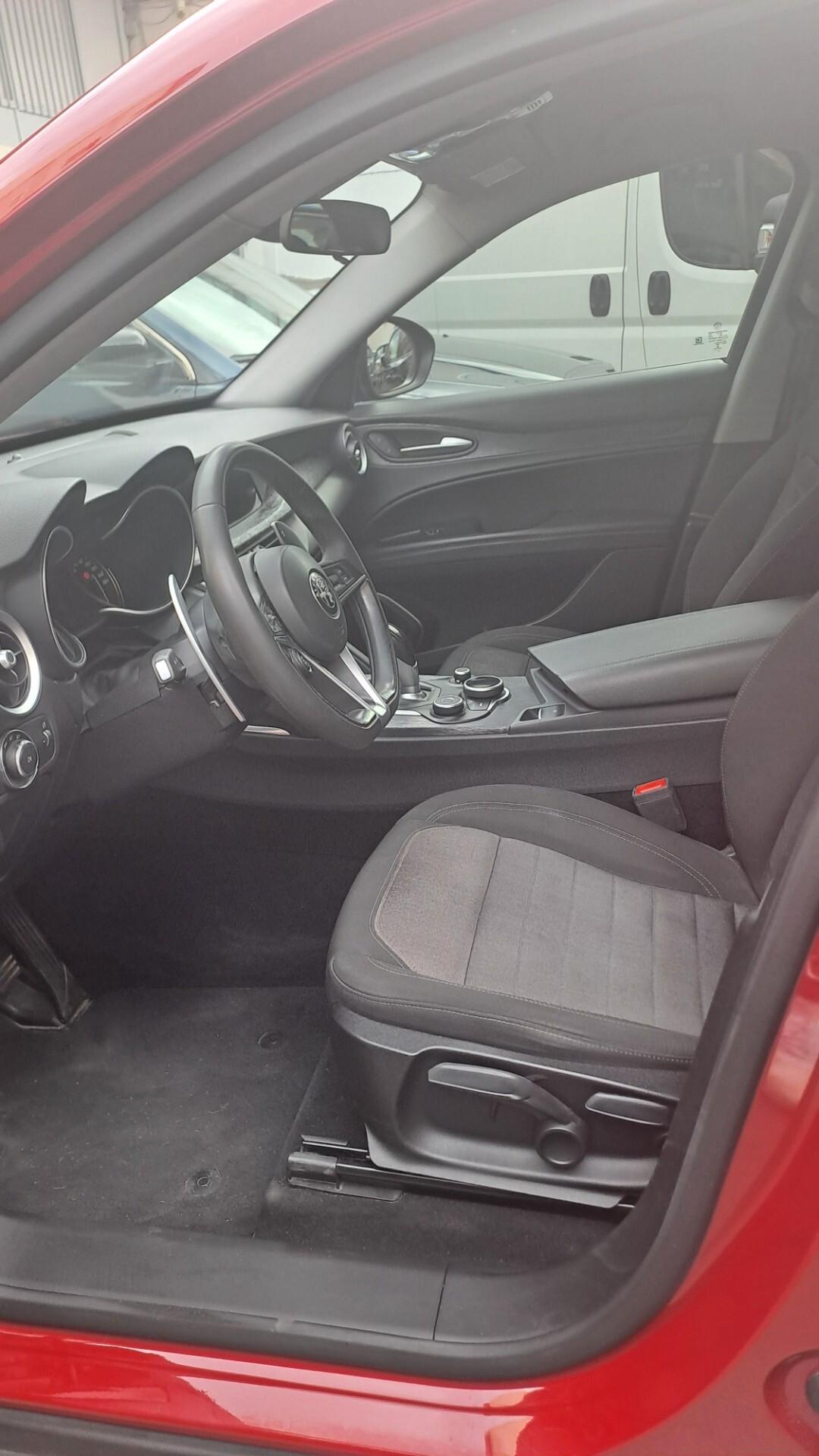 Alfa Romeo Stelvio 2.2 Turbodiesel 160 CV AT8 RWD
