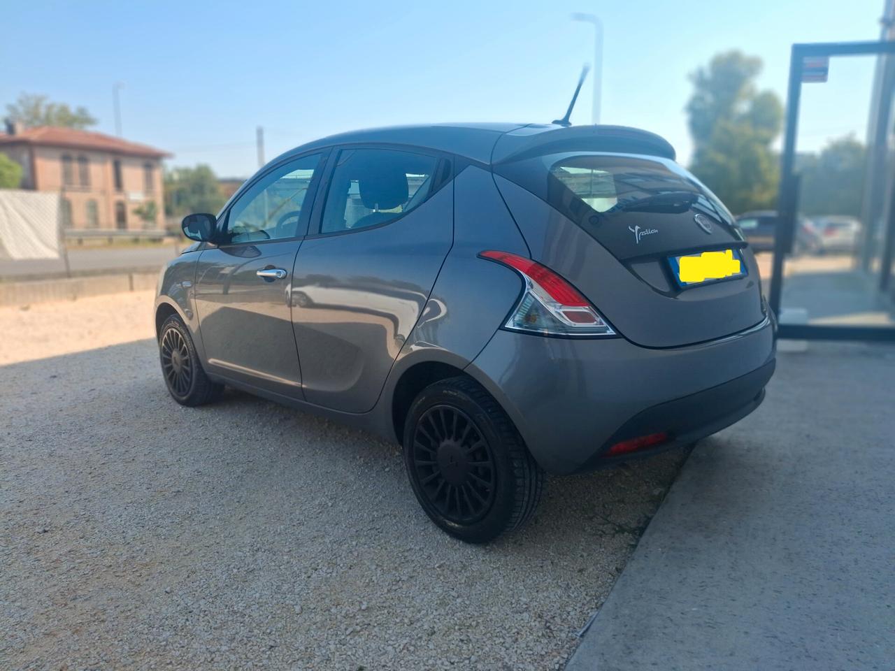 Lancia Ypsilon 1.0, 5 porte Hybrid