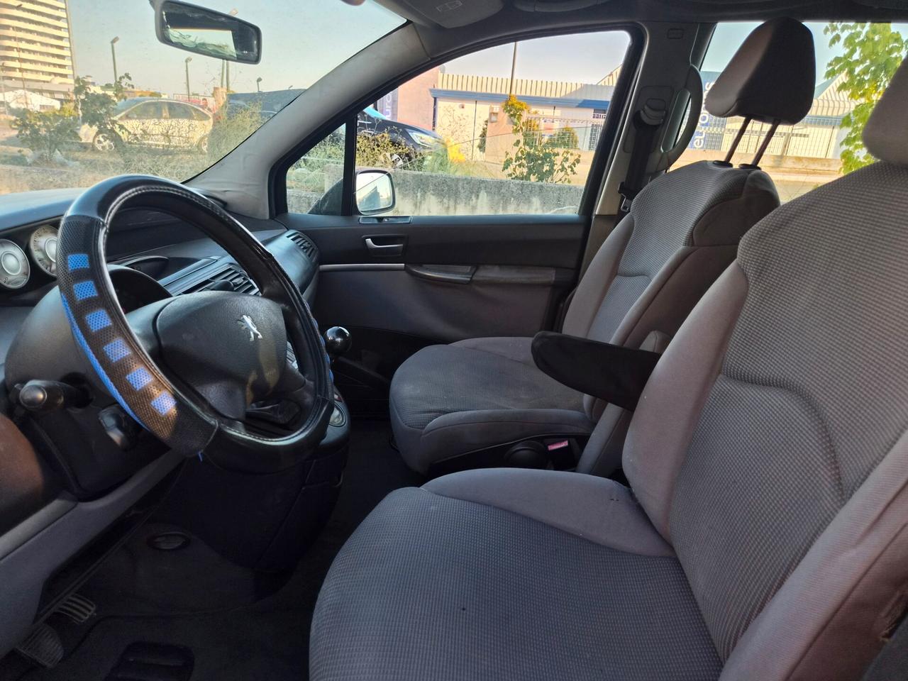 Peugeot 807 2.0 HDi S