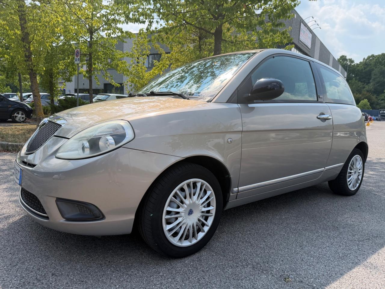 Lancia Ypsilon 1.2 69 CV Diva*Neopatentati*
