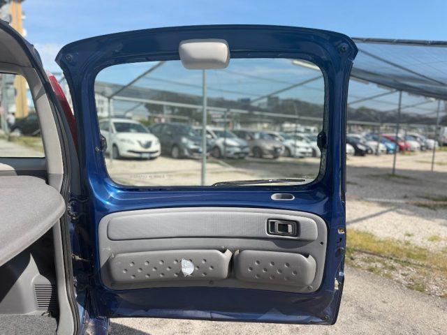 TOYOTA Yaris Verso 1.3i 16V cat Sol