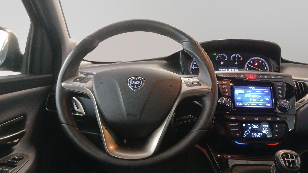 LANCIA Ypsilon 3ª serie - Ypsilon 1.2 69 CV 5 porte GPL Ecochic Pla