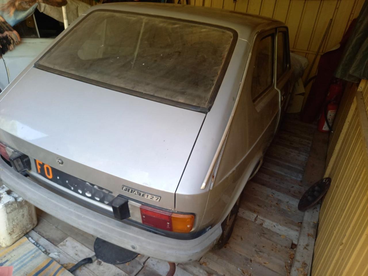 AUTO D'EPOCA FIAT 127