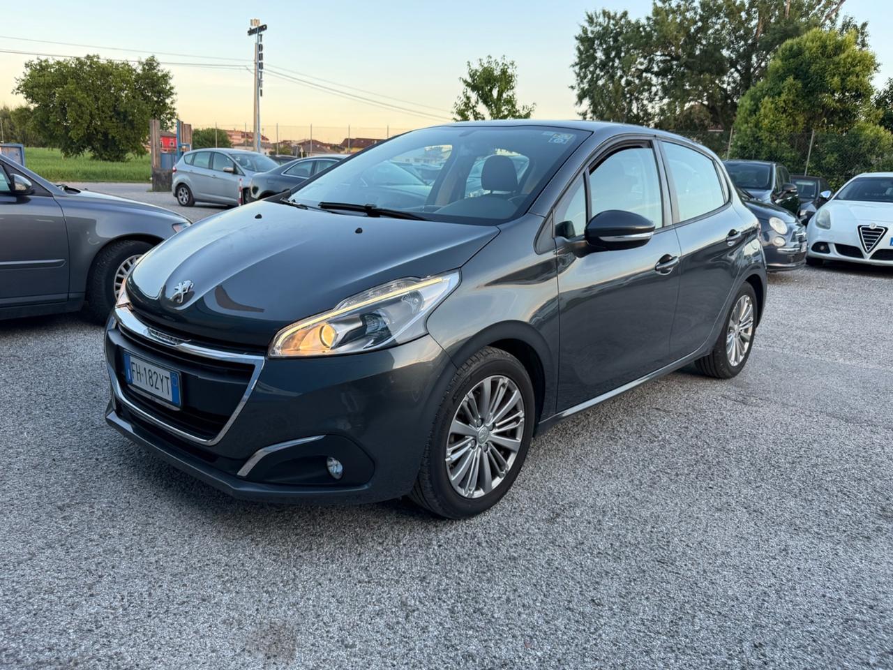 Peugeot 208 PureTech 82 5 porte Allure