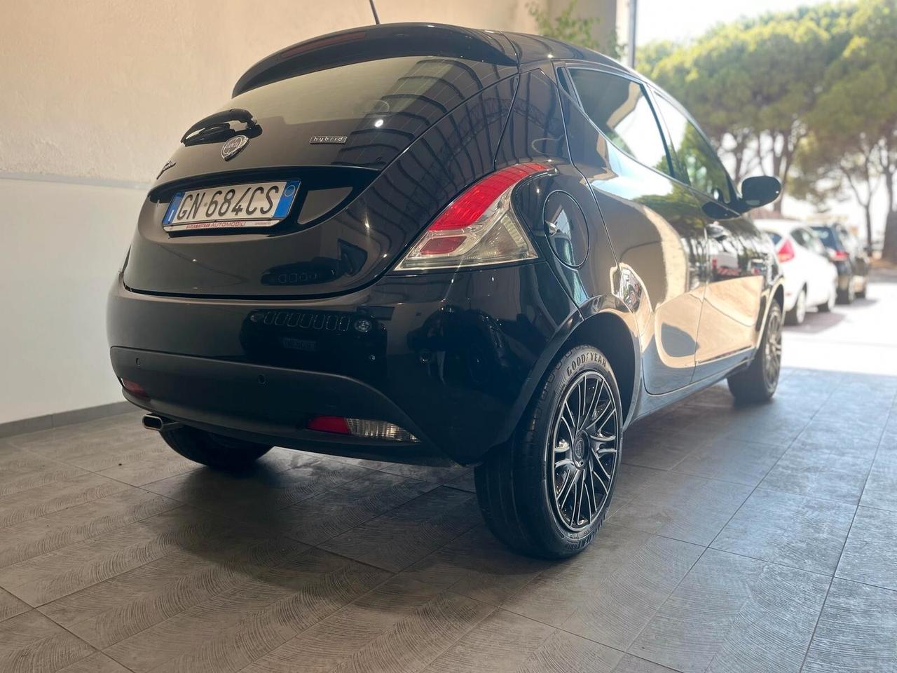 LANCIA YPSILON 1.0 FIREFLY 5 porte Hybrid *GOLD* 2/2023 67MILAKM