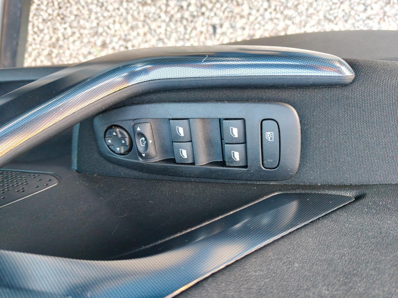 Peugeot 2008 1.6 e-HDi 115 CV Allure * SOLO 87000KM*