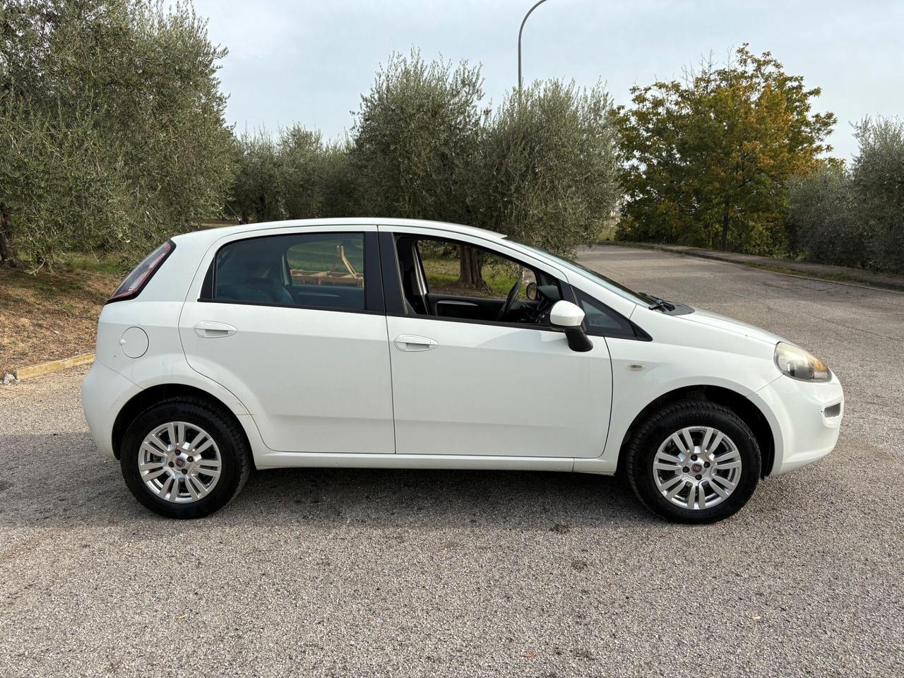 FIAT Punto 1.4cc Natural Power 77Cv 5P - 2012