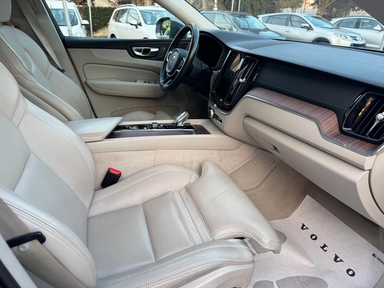 Volvo XC 60 XC60 B5 (d) AWD Geartronic Inscription