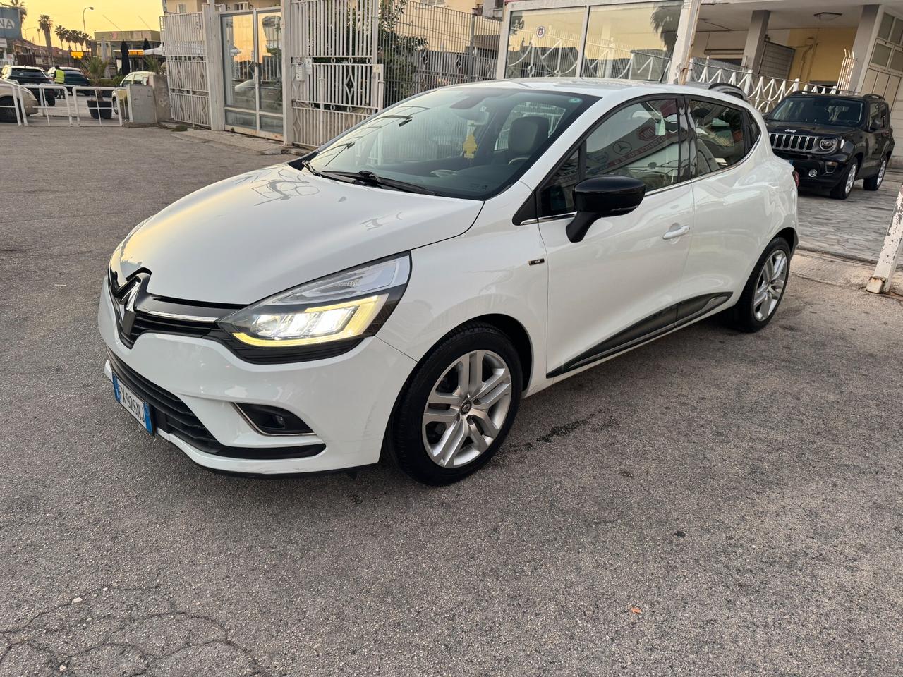 Renault Clio1.5 DCI MOSCHINO FARI FULL LED 2019