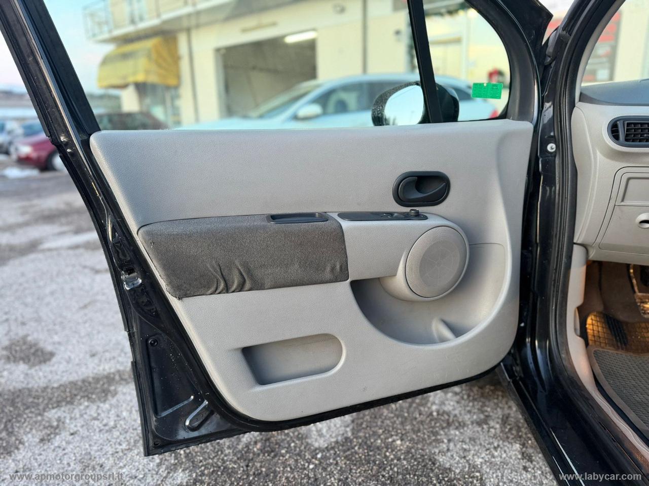 RENAULT Modus 1.2 16V Dynamique