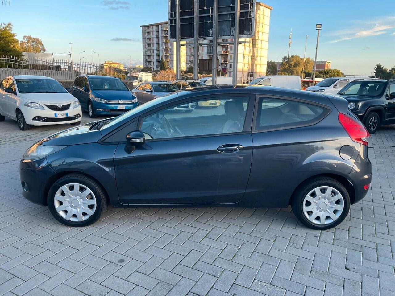 Ford Fiesta 1.2 82cv