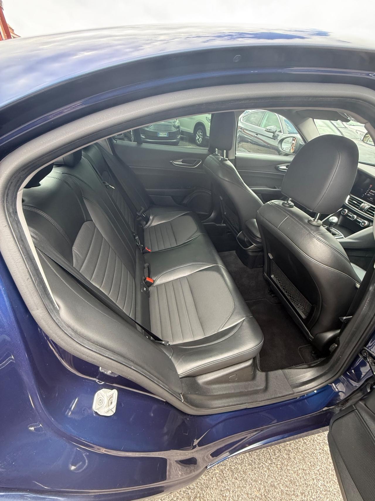 Giulia 2.2 180 CV- Sport-rate-garanzia-permute-E6