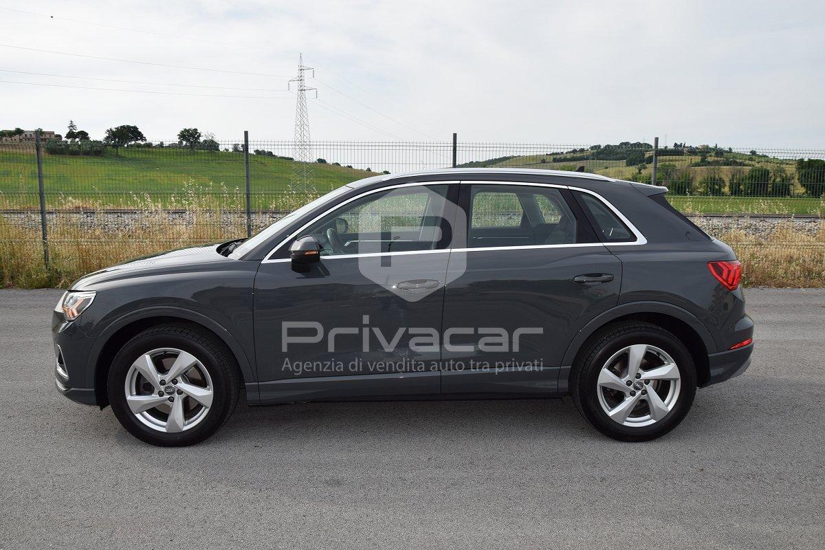 AUDI Q3 40 TDI quattro S tronic Business Advanced