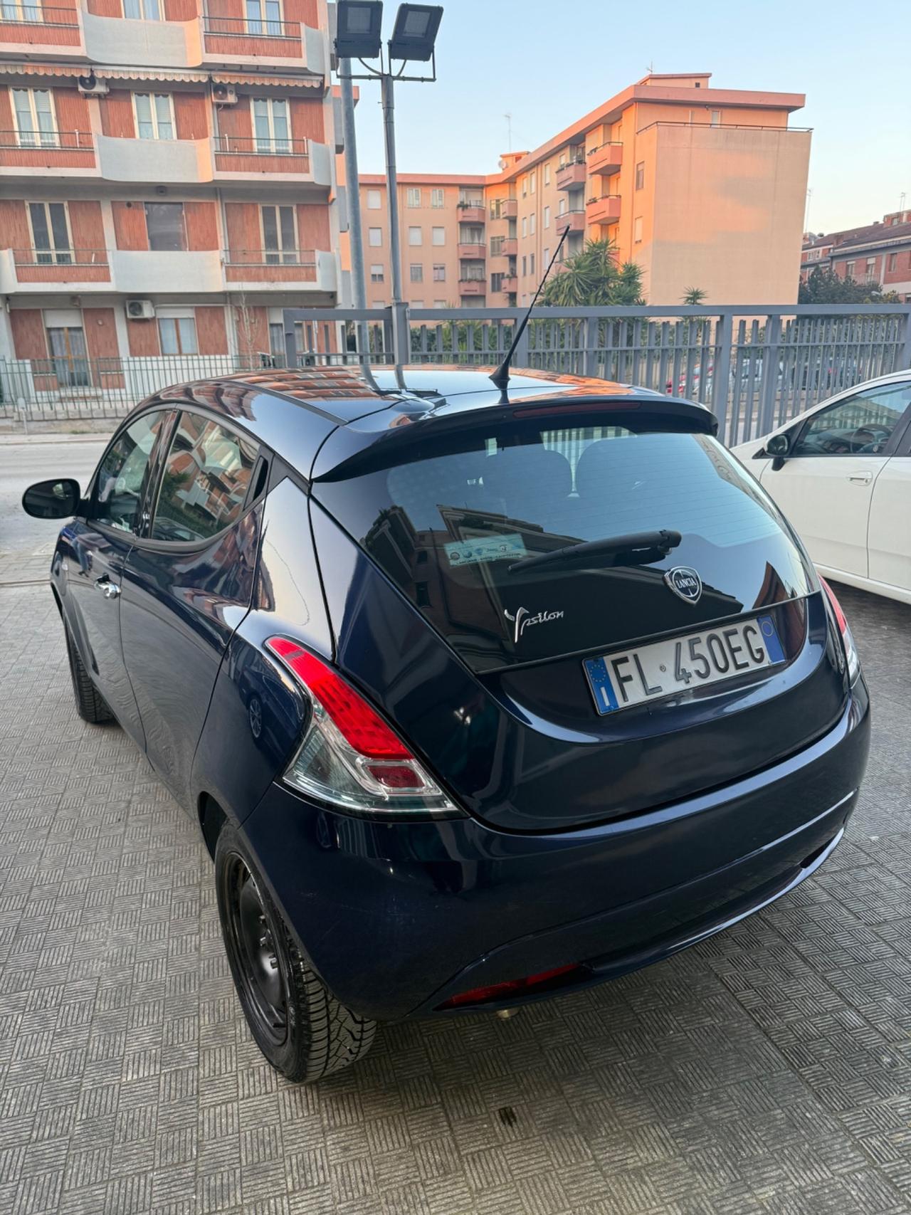 Lancia Ypsilon 1.2 69 CV 5 porte GPL Ecochic Silver