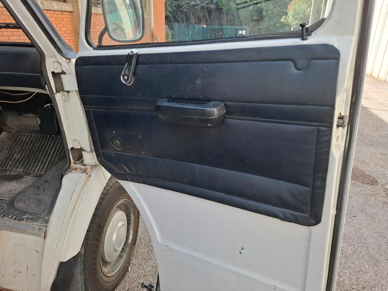 Bedford CF 97 1980 5 marce