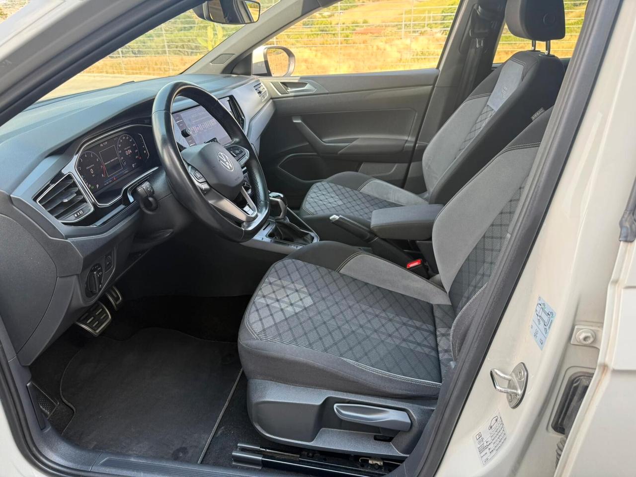 Volkswagen Taigo 1.0 TSI 110 CV DSG R-Line