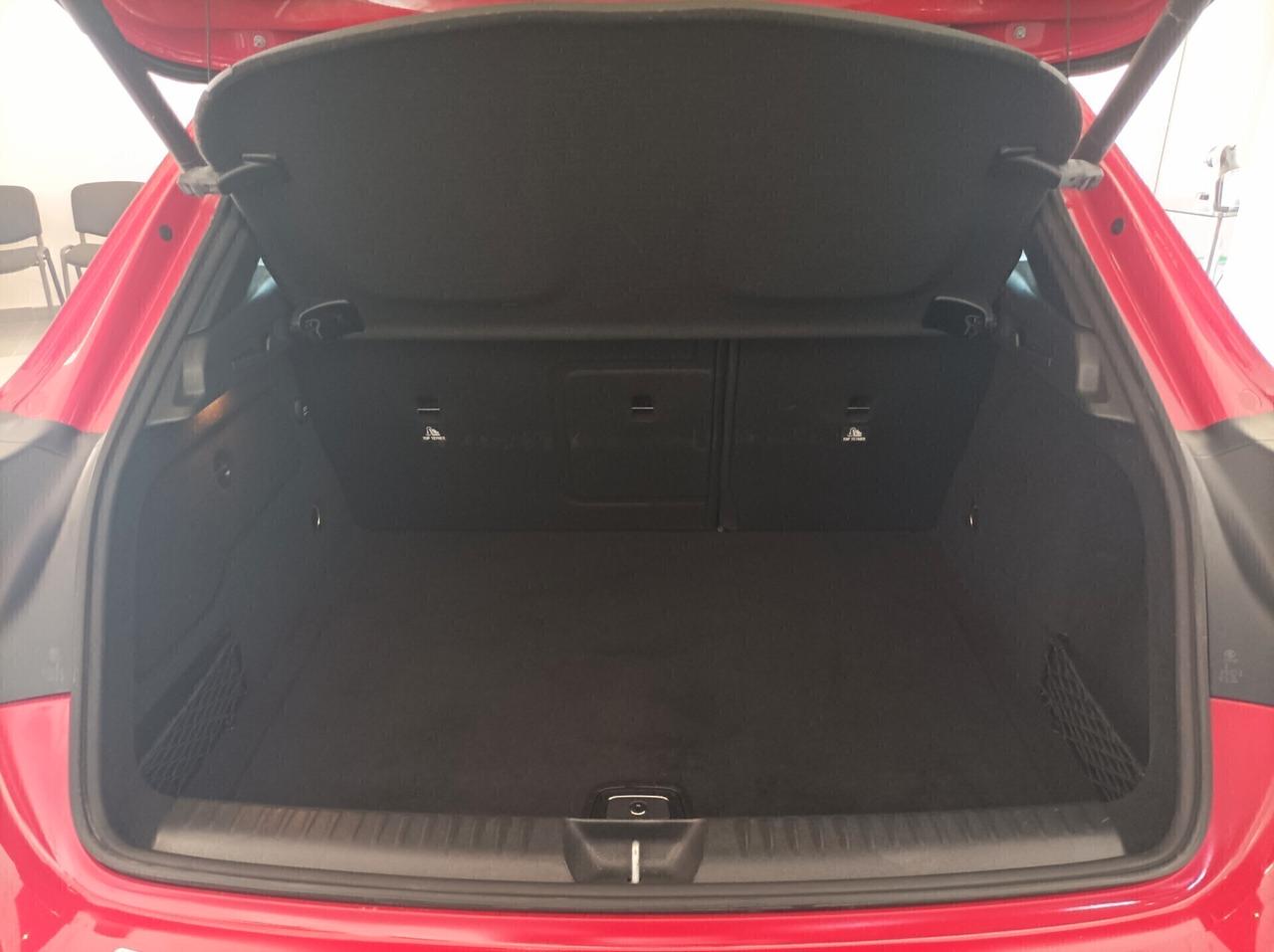 Mercedes GLA 180 AMG PREMIUM NEOPATENTATI