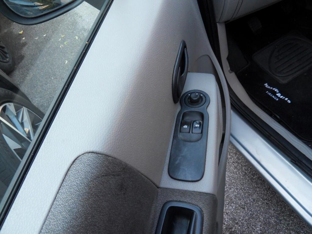 Renault Modus 1.2 16V Confort Authentique