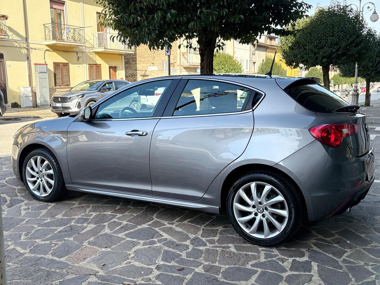 ALFA ROMEO Giulietta 1.6 JTDm-2 GRIGIO MAGNESIO FULL