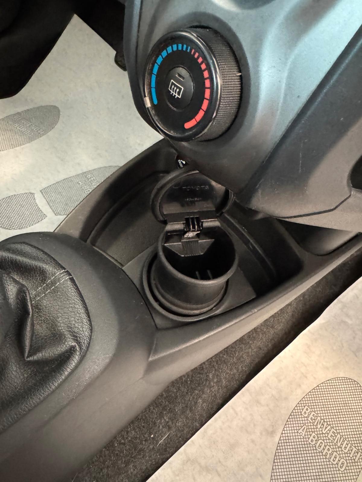 Toyota Yaris 1.3 5 porte Sol