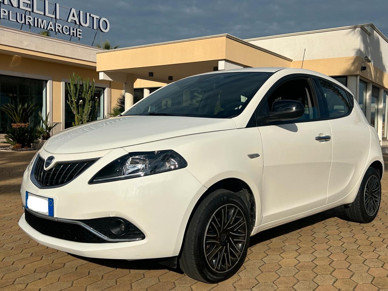 Lancia Ypsilon 1.0 S&S Hybryd Gold RadioTouch 7 pollici car play,