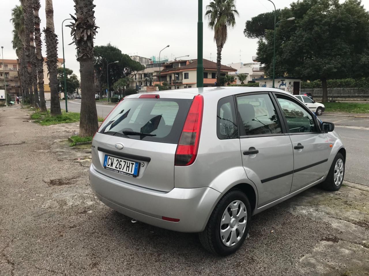 Ford Fiesta 1.2 16V 5p. Ghia par al nuovo