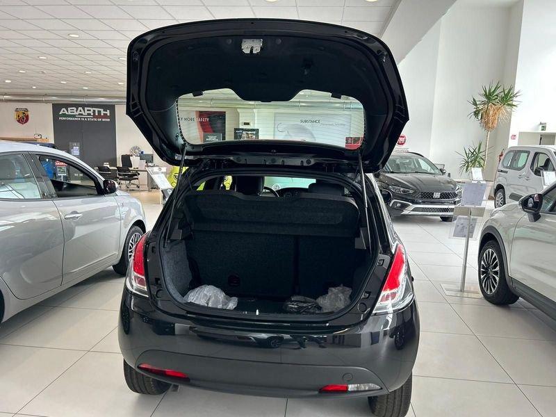 Lancia Ypsilon 1.0 firefly hybrid Oro s&s 70cv