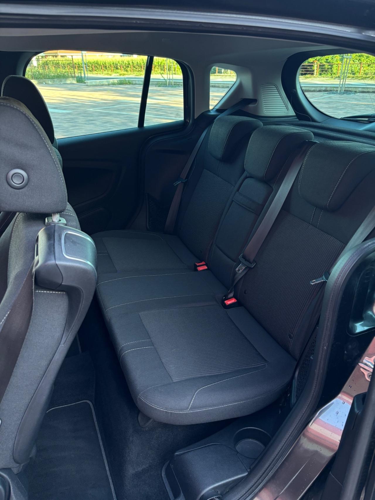 Ford B-Max 1.4 GPL Titanium