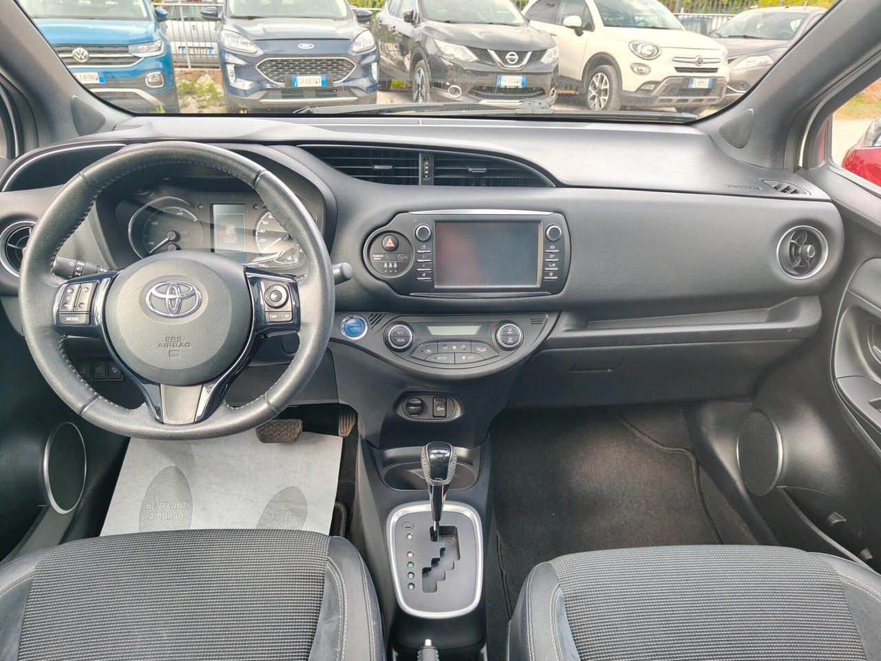 Toyota Yaris HYBRID LOUNGE TETTO PANORAMICO **SOLO 92000KM ** PREZZO REALE