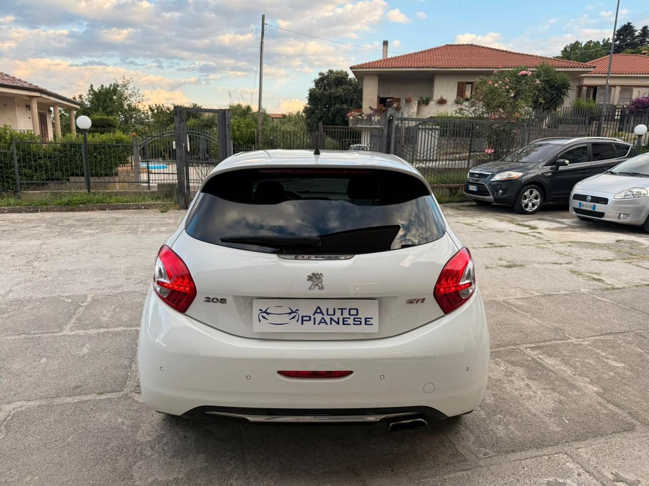 Peugeot 208 1.6 THP 200 CV 3 porte GTi