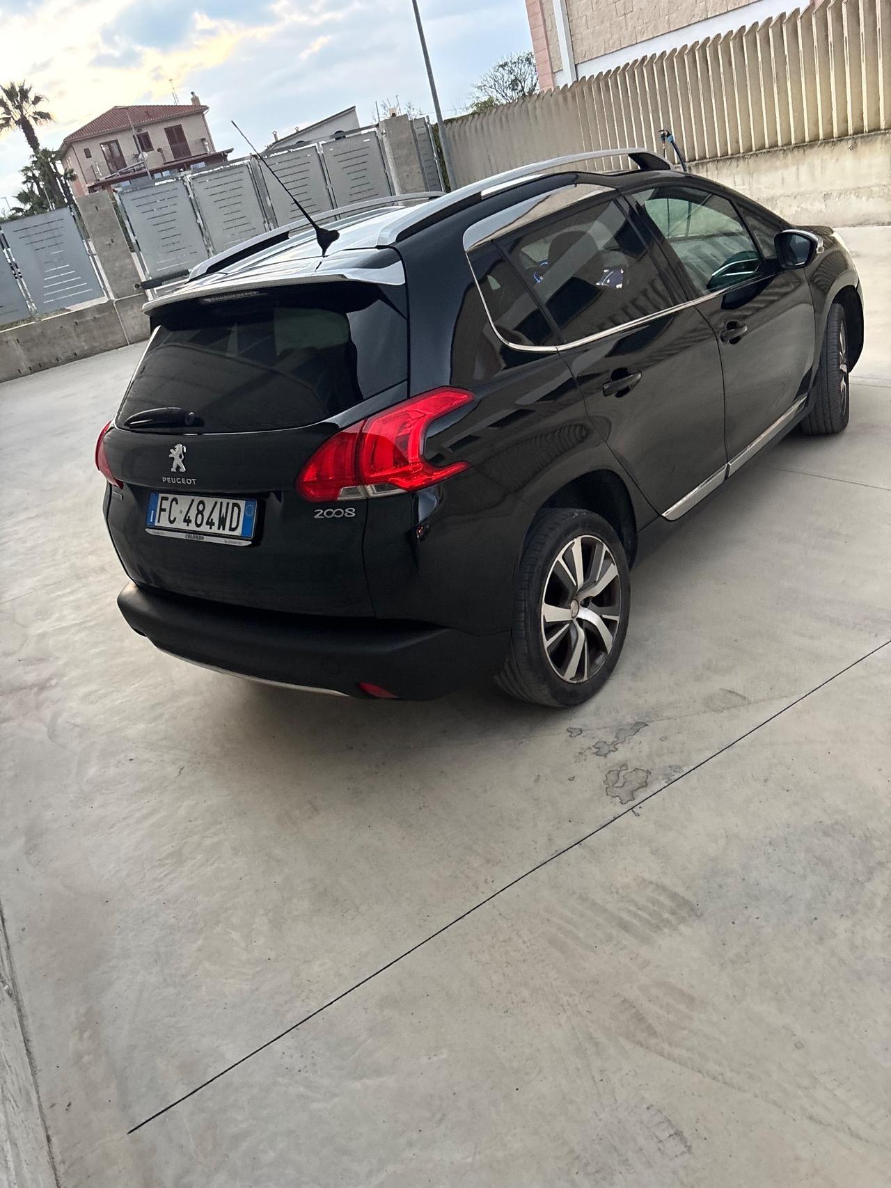 Peugeot 2008 BlueHDi 100 Allure