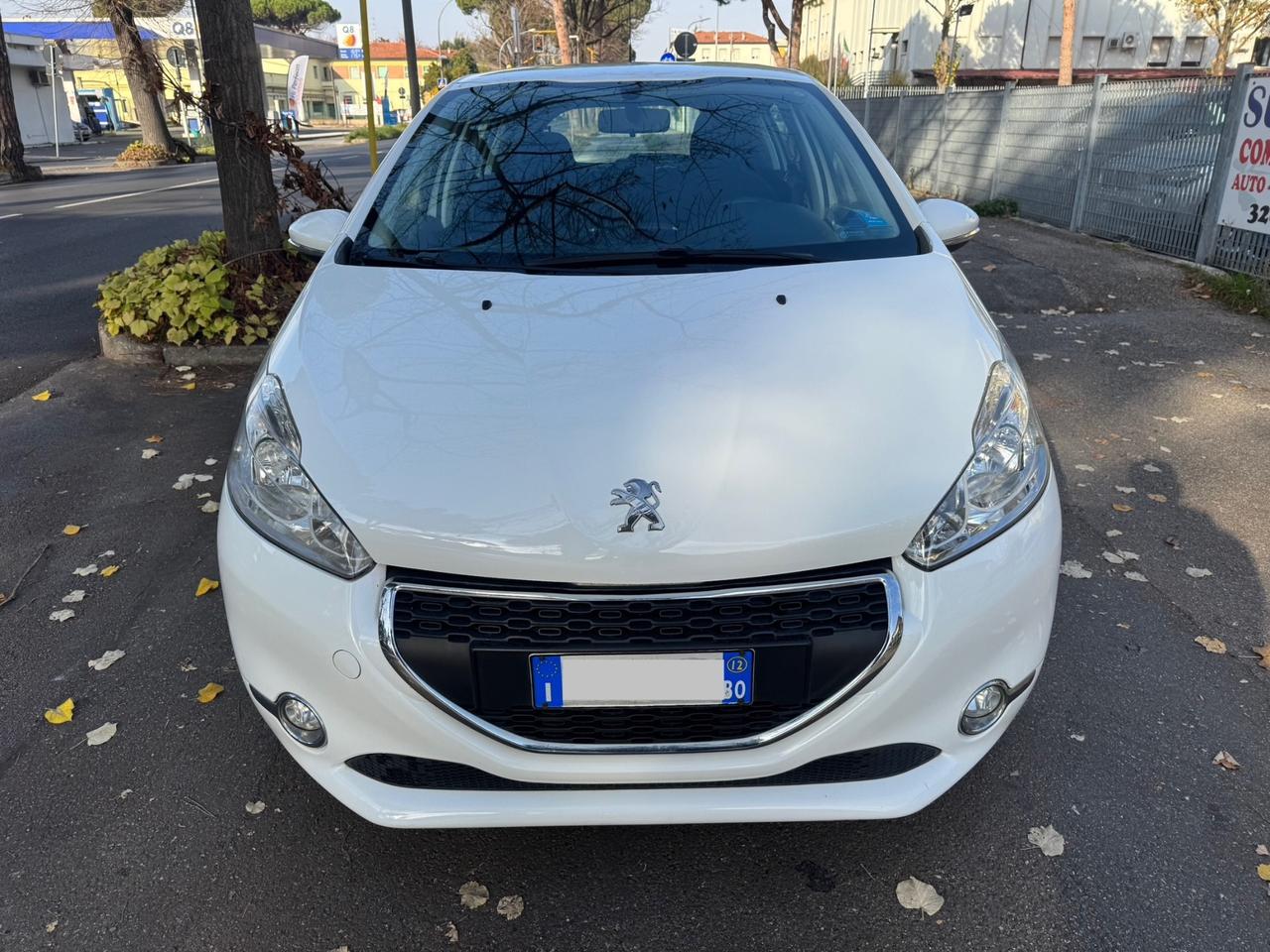 Peugeot 208 1.4 5p. Allure neopaten garanzia 12 mesi