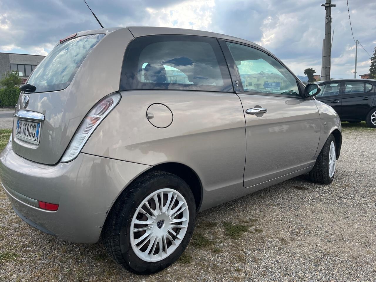 Lancia Ypsilon 1.2 Modamilano 99.000 km