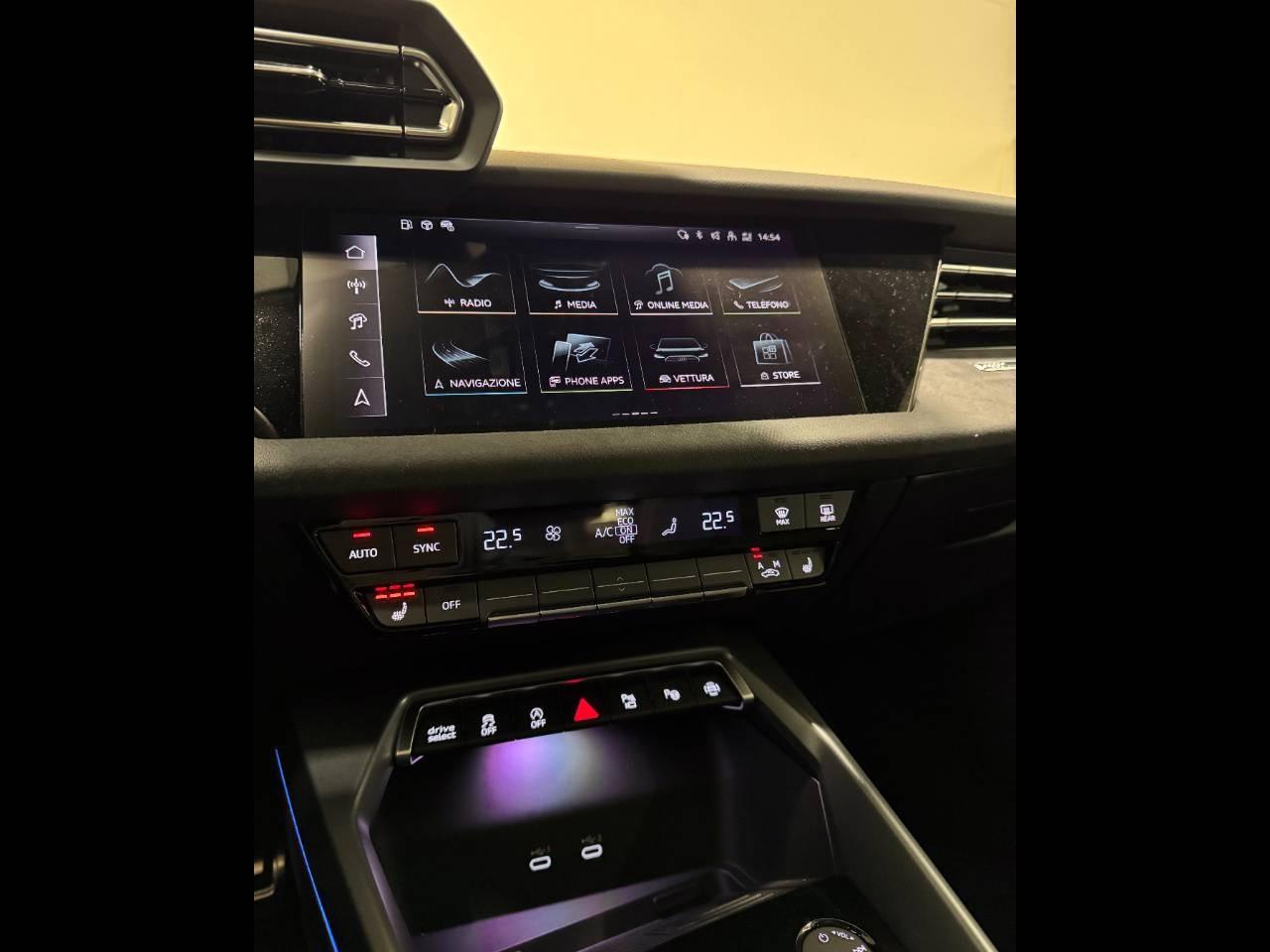 AUDI A3 SEDAN 35 TFSI MHEV S-TRONIC S-LINE