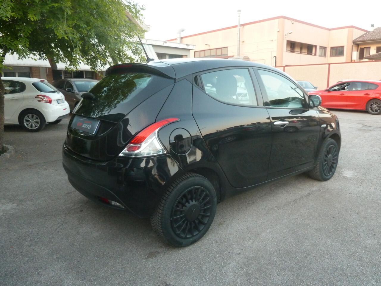 Lancia Ypsilon 1.0 FireFly 5 porte Hybrid UnYca
