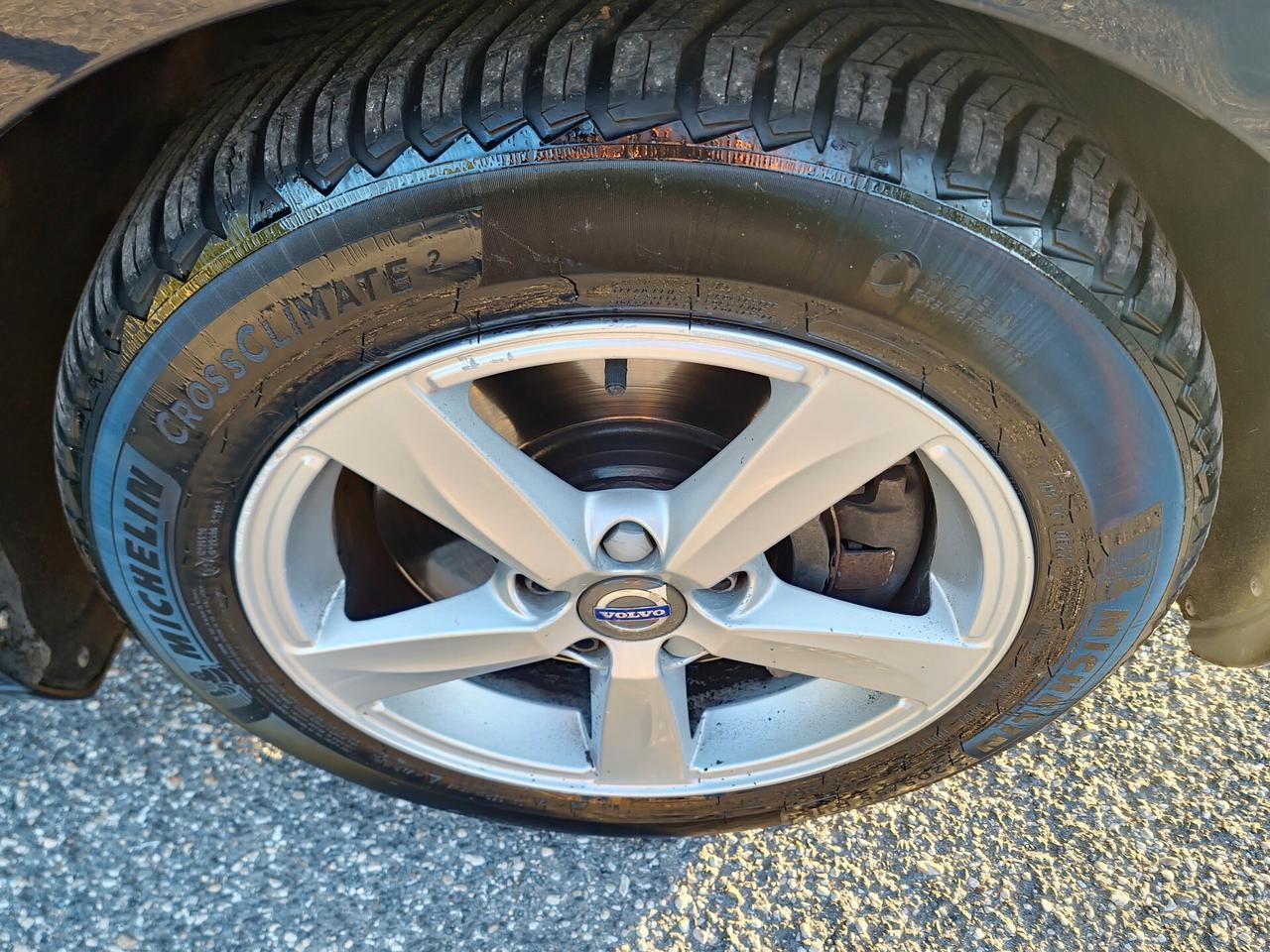 Volvo V40 D2 Geartronic R-design Momentum N1 2015-E6 NEO