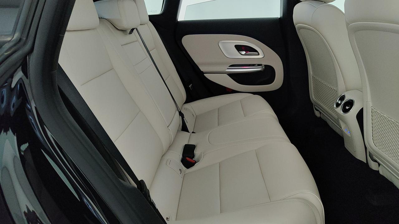 Mercedes-Benz CLA 250+ con tecnologia EQ