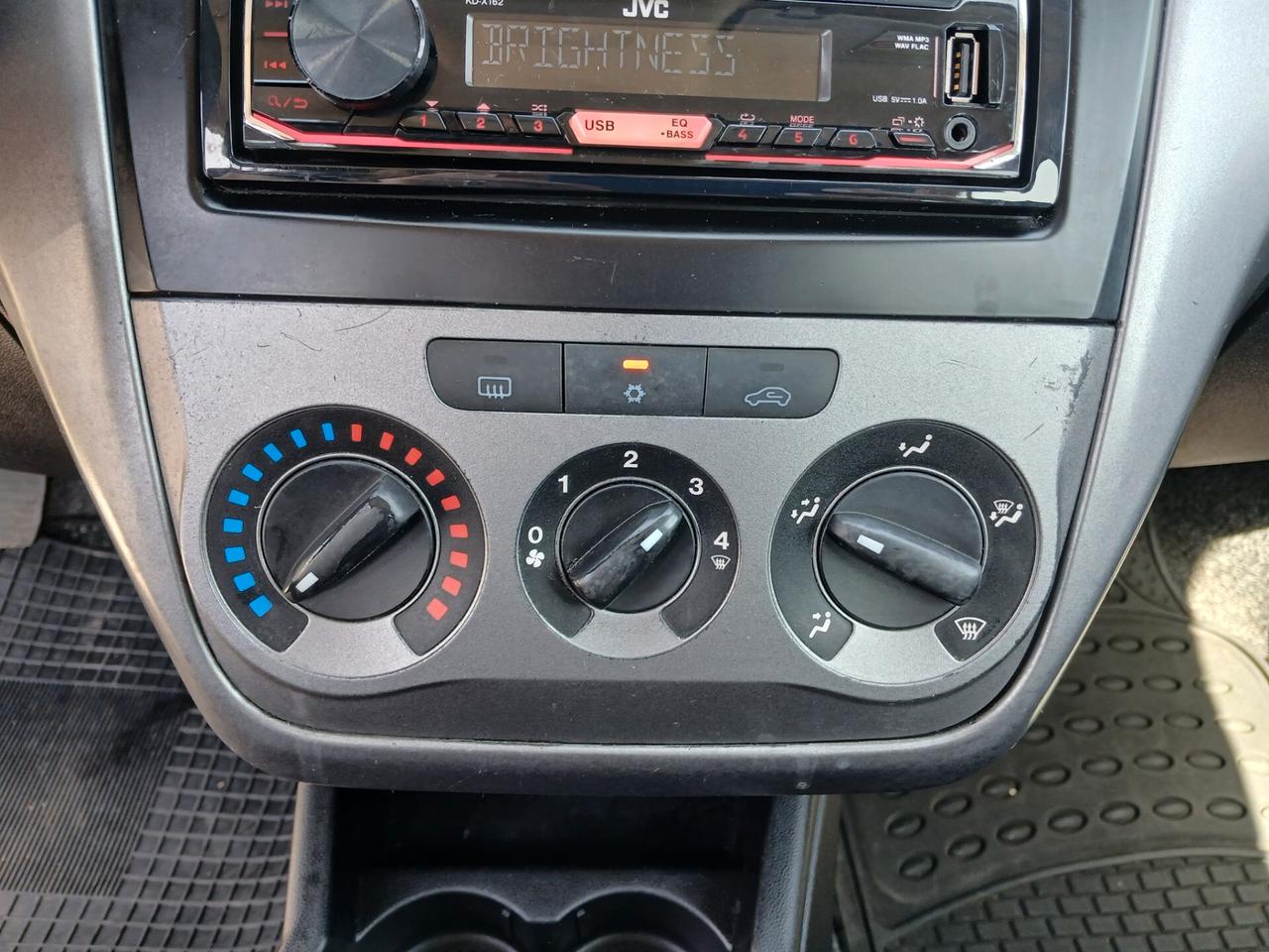 Fiat Punto 1.3 MJET 85CV 2012 OK NEOPATENTATI