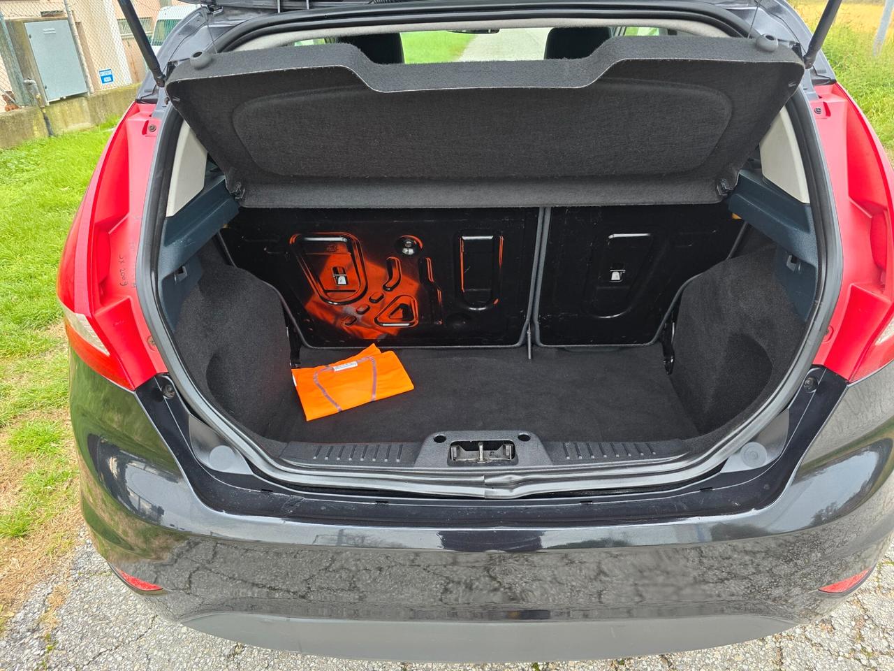 Ford Fiesta 1.2 Benzina con GARANZIA-NEOPATENTATI