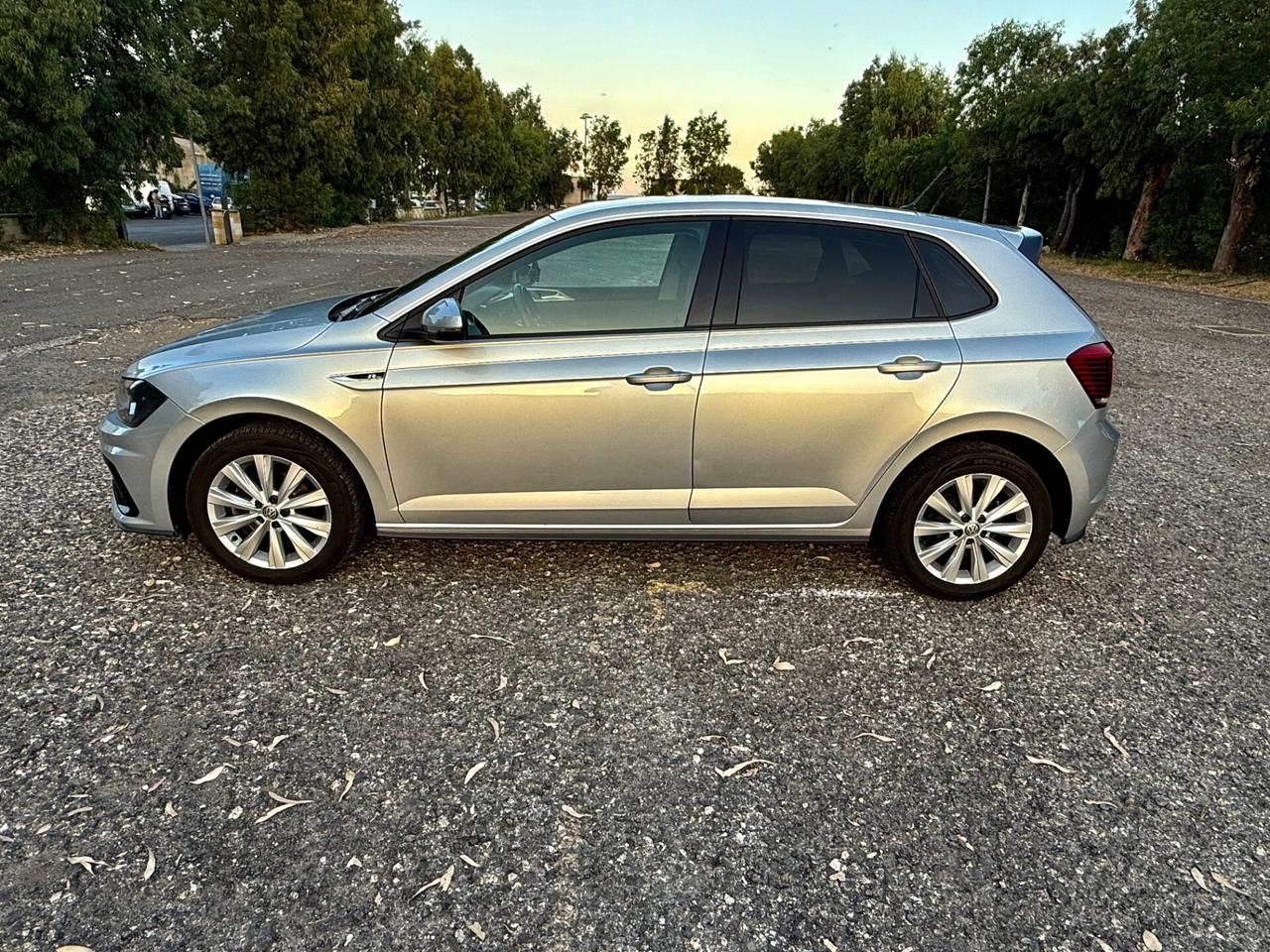 VOLSKSWAGEN POLO 1.6 TDI 95 CV 5p. RLINE