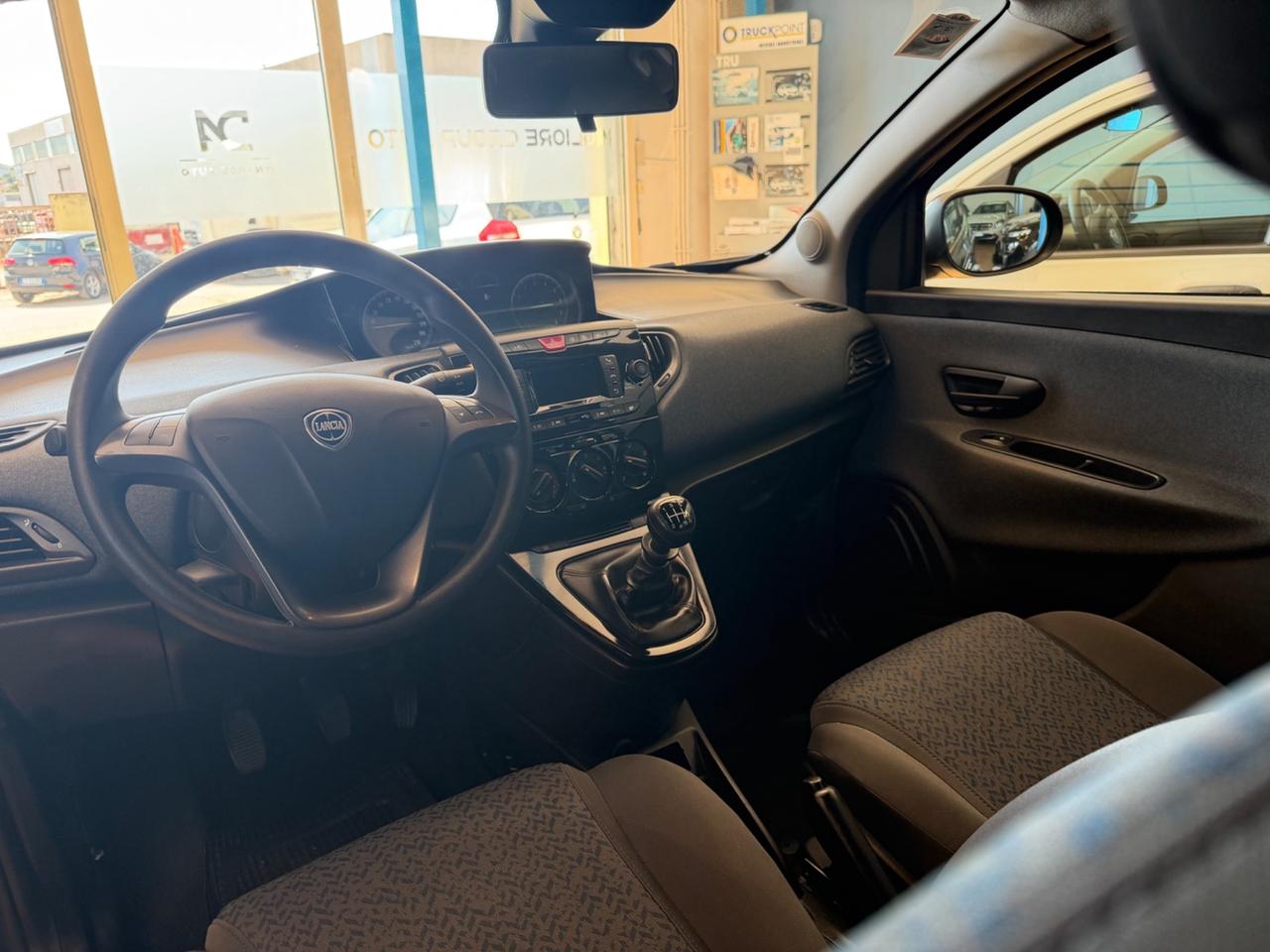 Lancia Ypsilon 1.0BENZ Hybrid 2022 NUOVA