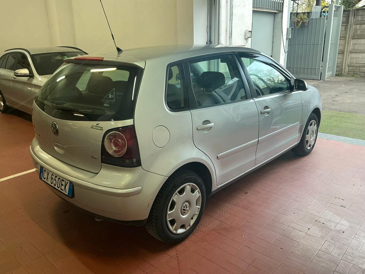 Volkswagen Polo 1.4/75CV 16V 5p. Sportline