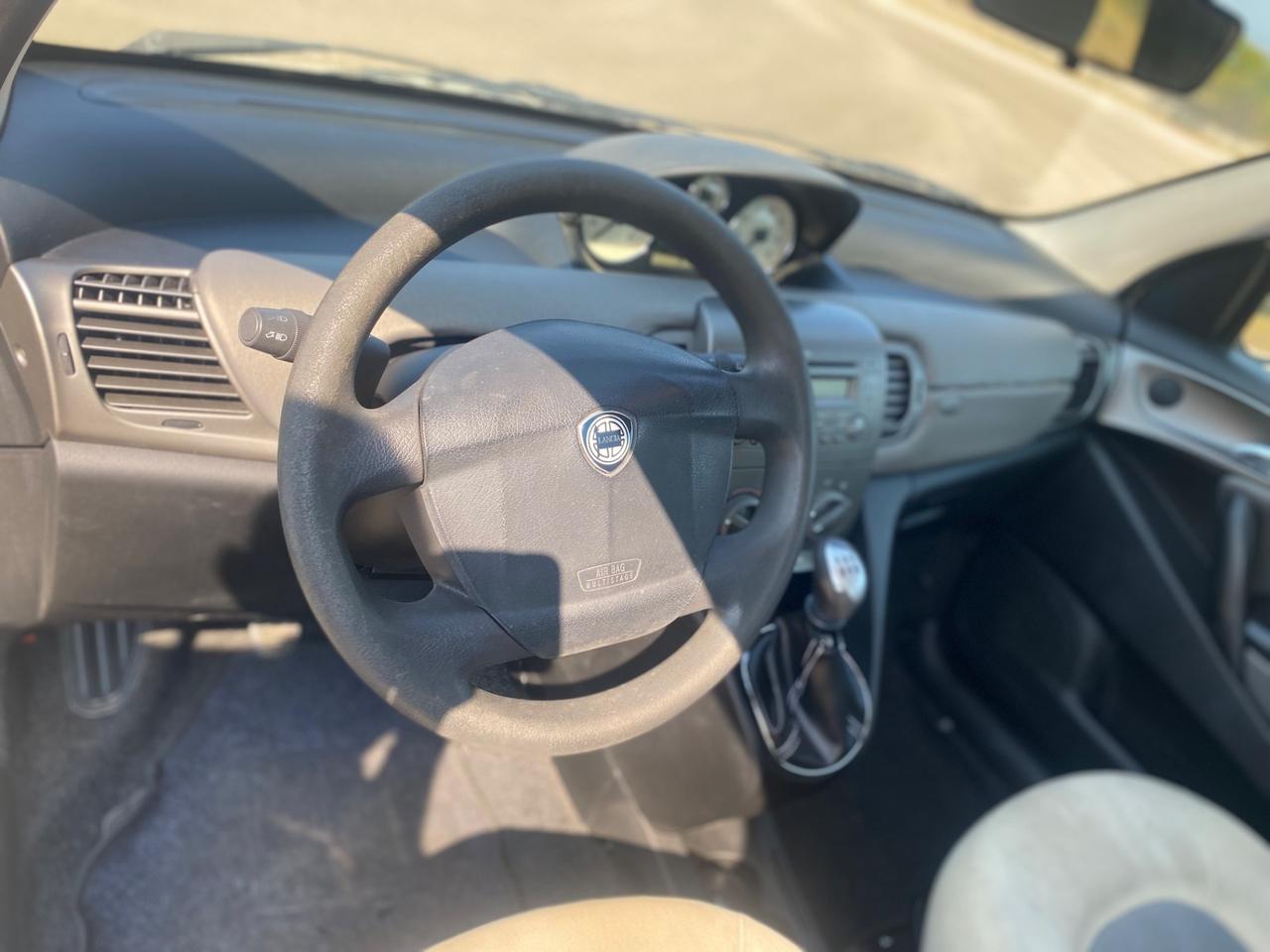 Lancia Ypsilon 1.2 Argento
