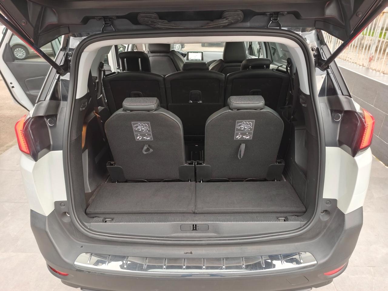 Peugeot 5008 1.5 BlueHDi 130cv 7 POSTI