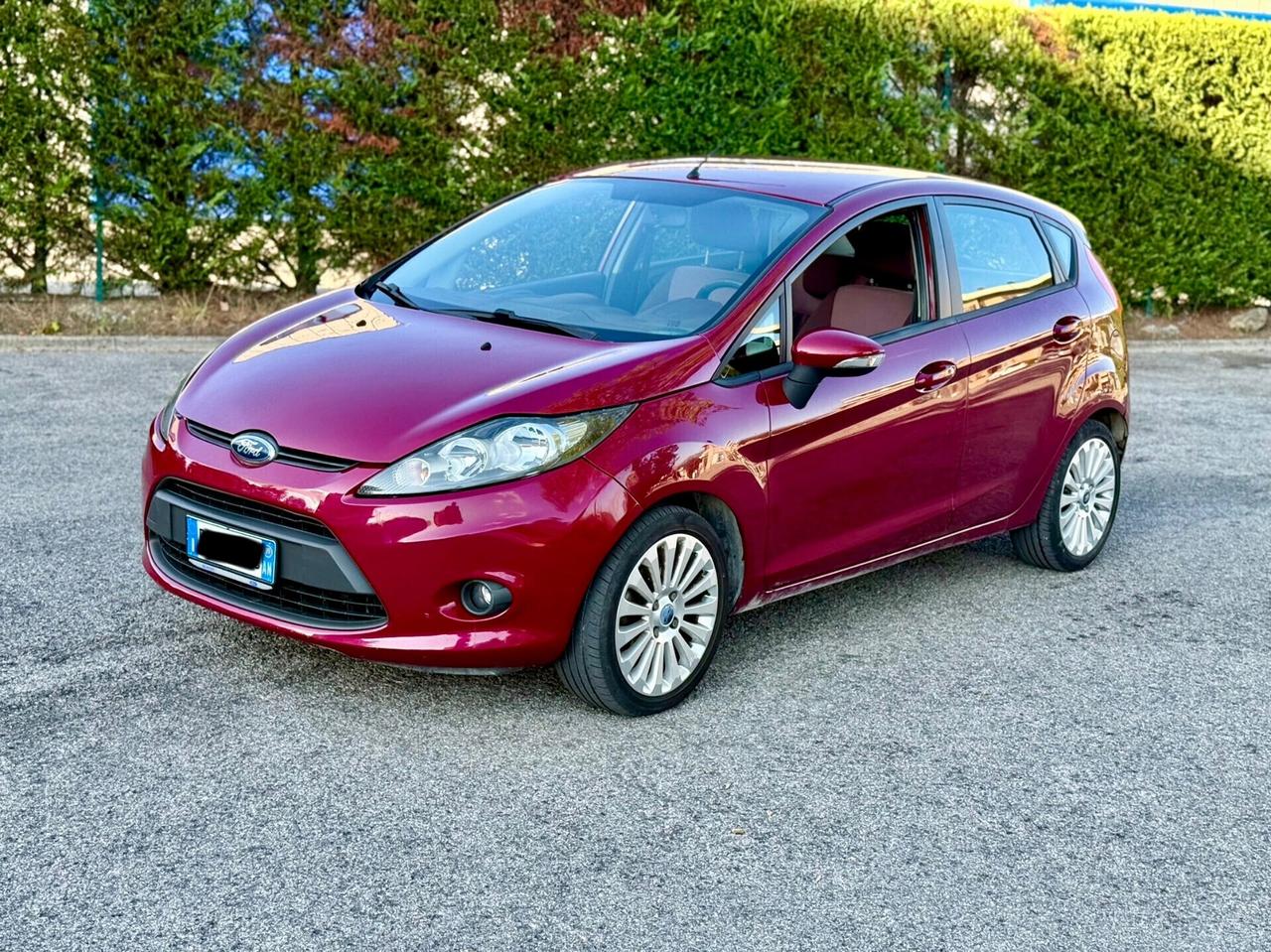 Ford fiesta Diesel 1.4 TDCi neopatentati UNIPROPRIETÀ