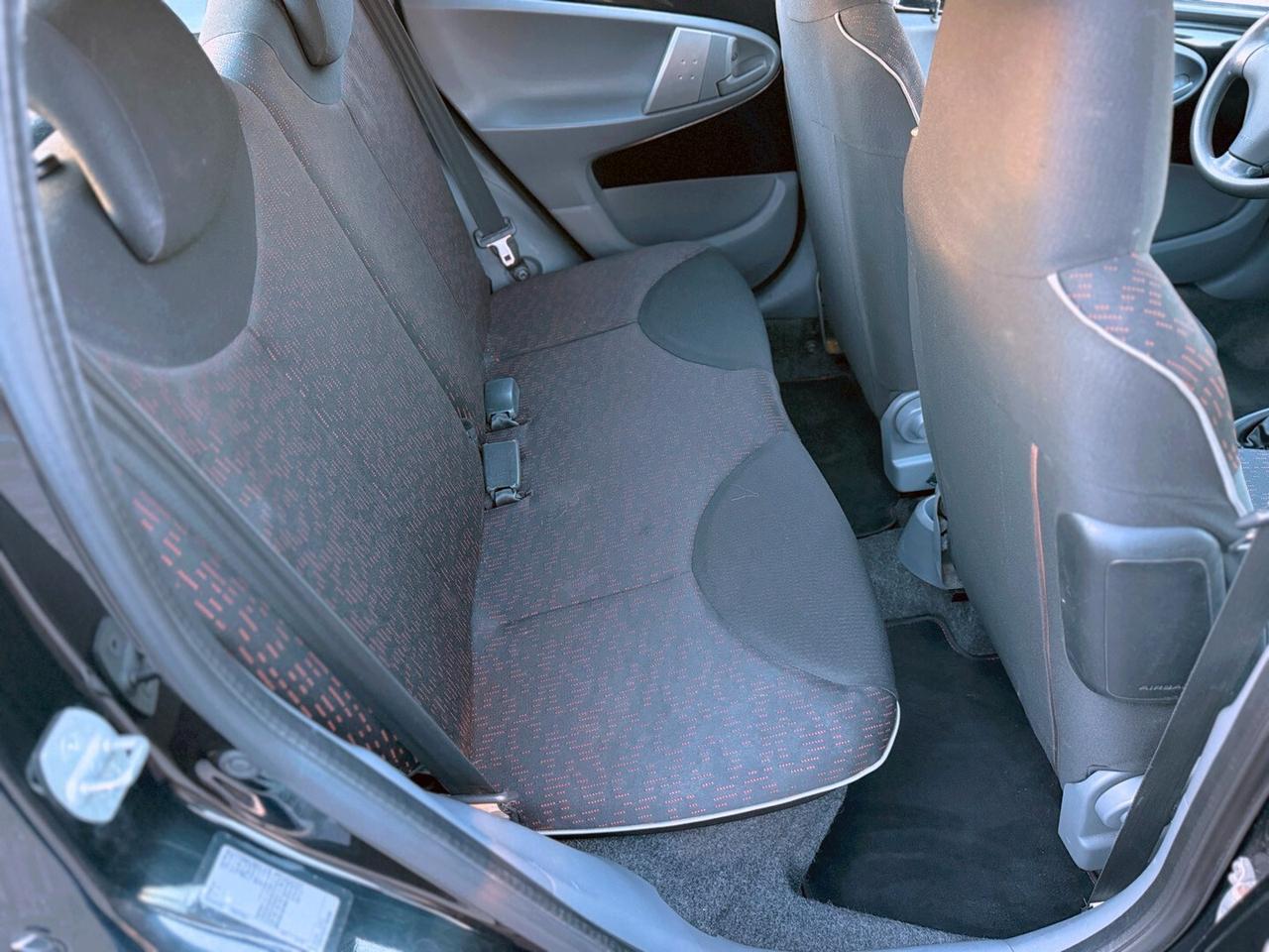 Peugeot 107 1.0 68CV 5p. - 2011